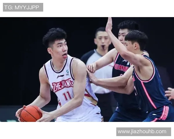 成都篮球队阵地战解析：战术布局与球员配合的深度分析