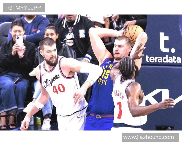 步行者与掘金激战正酣球迷期待精彩对决与逆转时刻