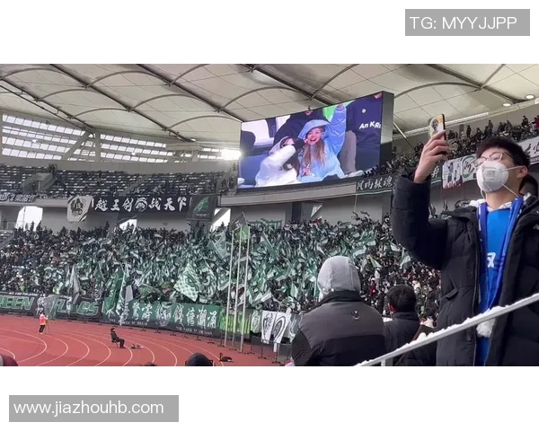 绿城迎战鲁能直播盛况回顾精彩瞬间与球员表现分析 绿城迎战鲁能直播盛况回顾精彩瞬间与球员表现分析