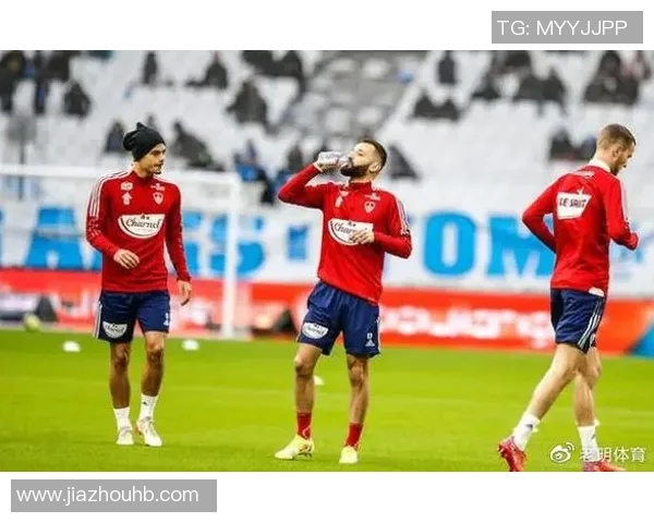 芬洛与乌德勒支激战正酣比分悬念不断球迷期待精彩瞬间