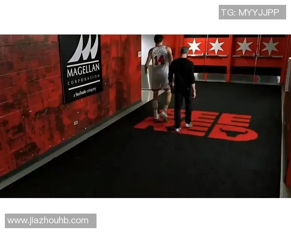 12月8日雷霆与公牛的激烈对决回顾与精彩瞬间分析 12月8日雷霆与公牛的激烈对决回顾与精彩瞬间分析